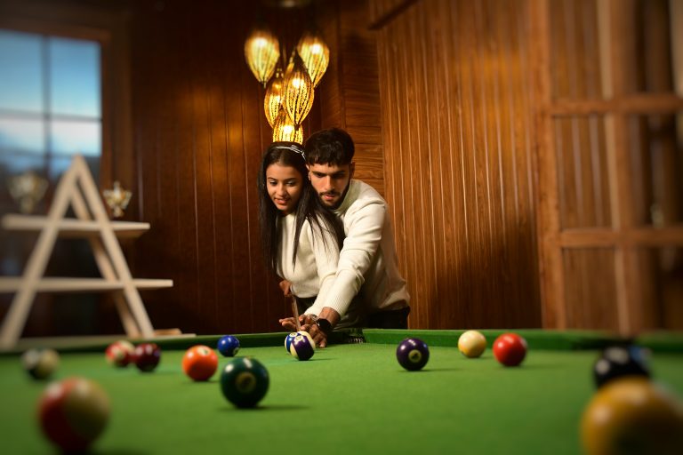 snooker game room