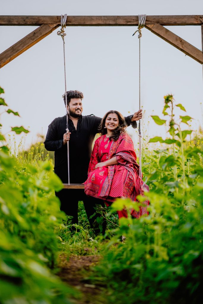 farm-swing-pre-wedding-set