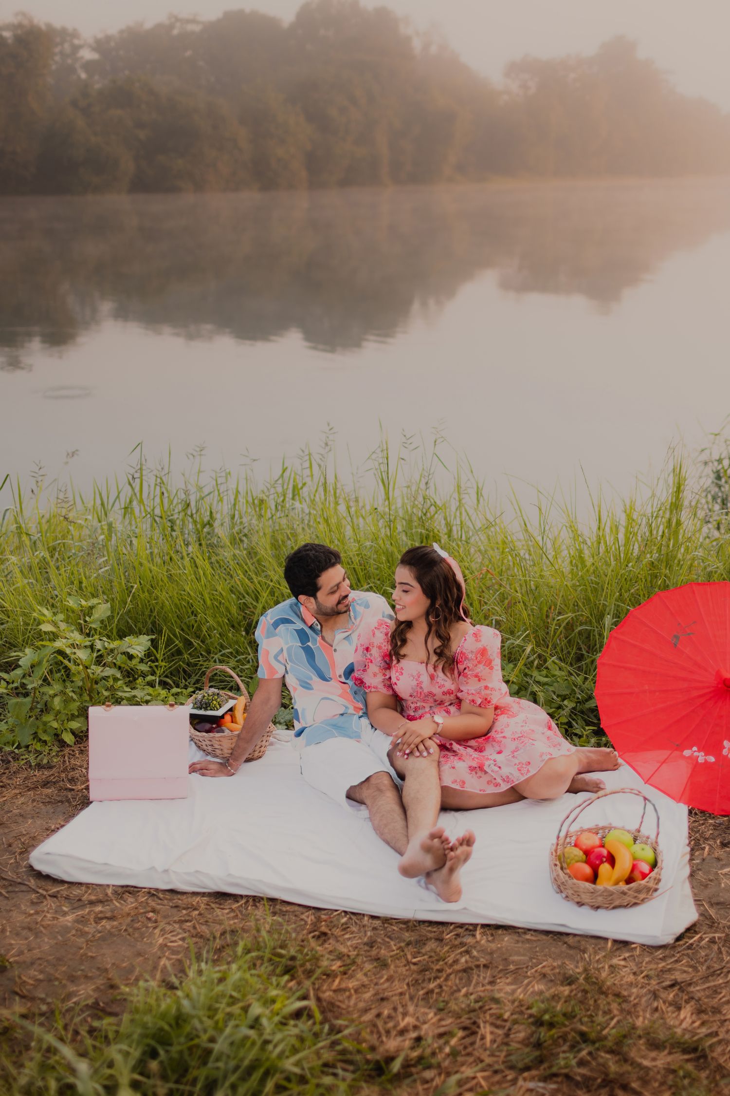 PICNIC SETUP – Relaxed Outdoor Couple Photoshoot Set