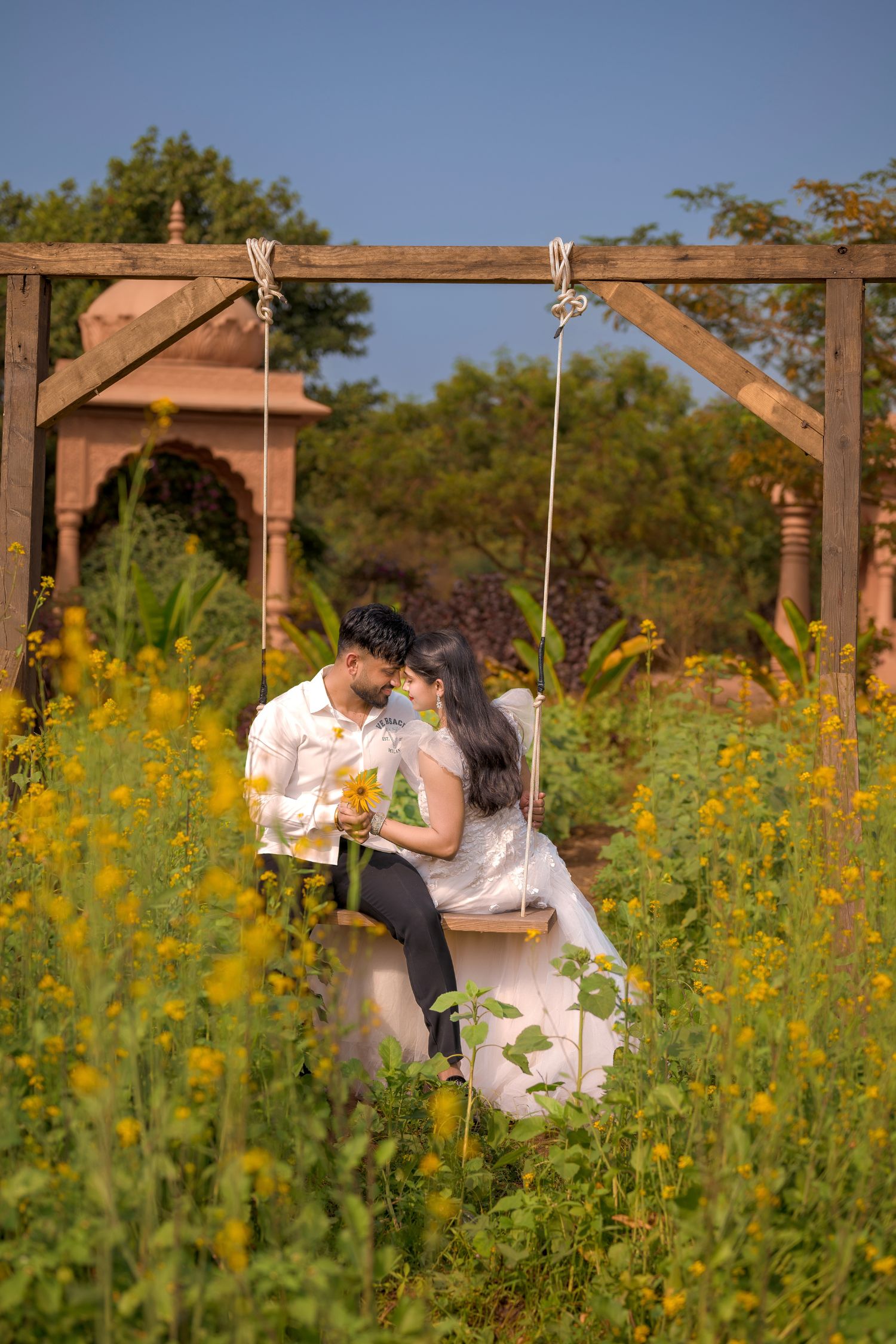 farm-swing-pre-wedding-set